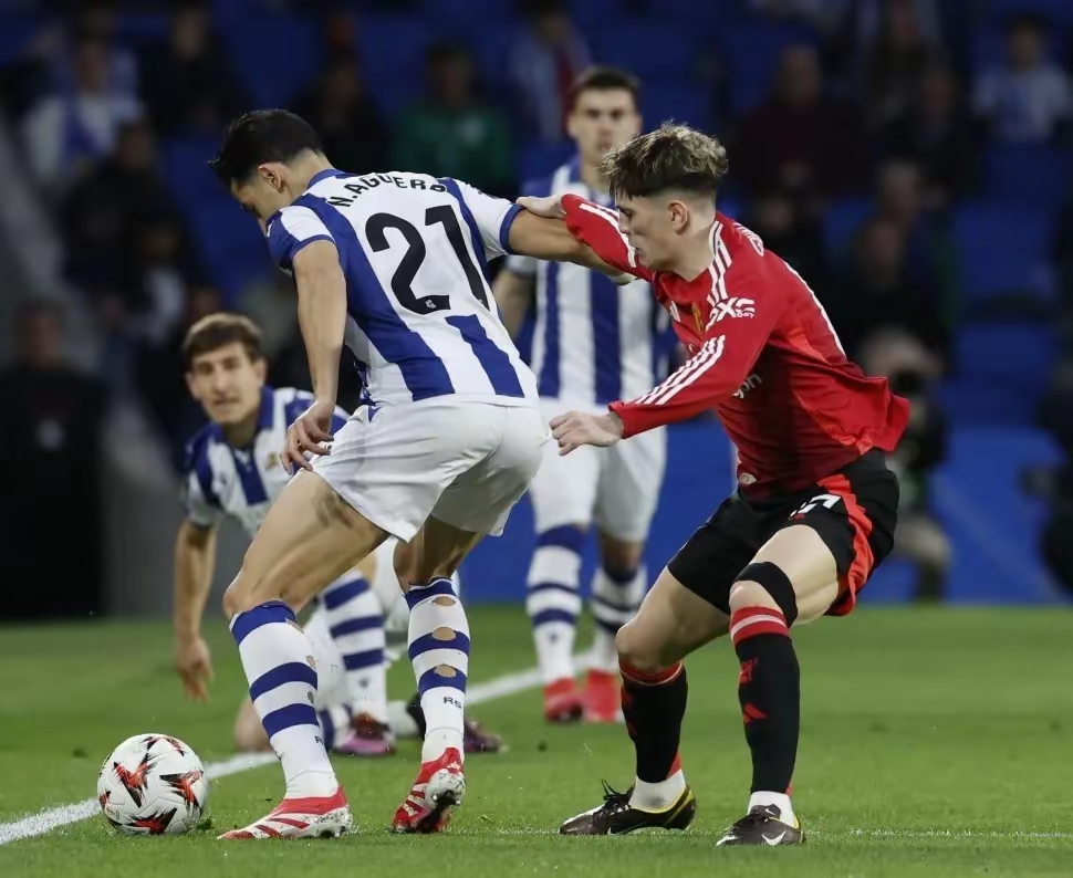 九游体育官网-欧超杯赛前走向成谜，迈阿密热火再遭质疑，压力陡增，阵容厚度经受考验(赛博朋克盗版怎么设置中文)