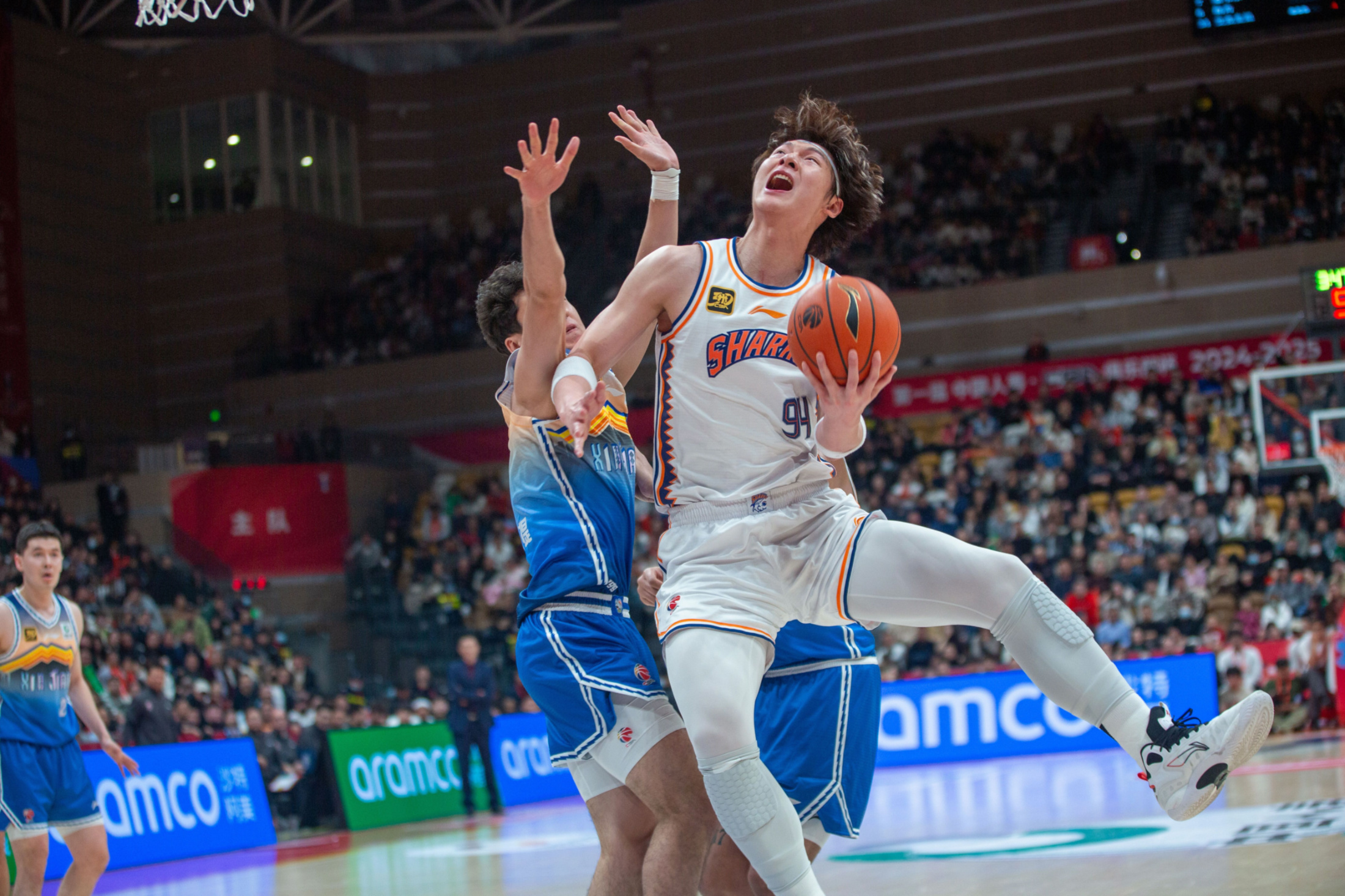 关于风云突变！曼联今晨篮板制胜；CBA常规赛版图或变；话题不断；团队化学反应显著的信息